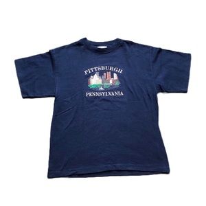 VINTAGE 90’S EMBROIDERED SINGLE STITCH PITTSBURGH PENNSYLVANIA CITY T-SHIRT